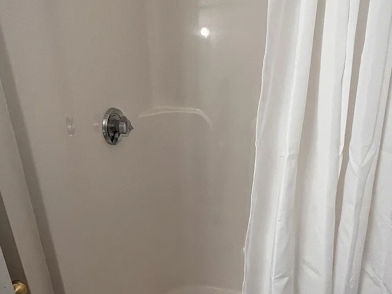 1 Sycamore Dr — Photo 8