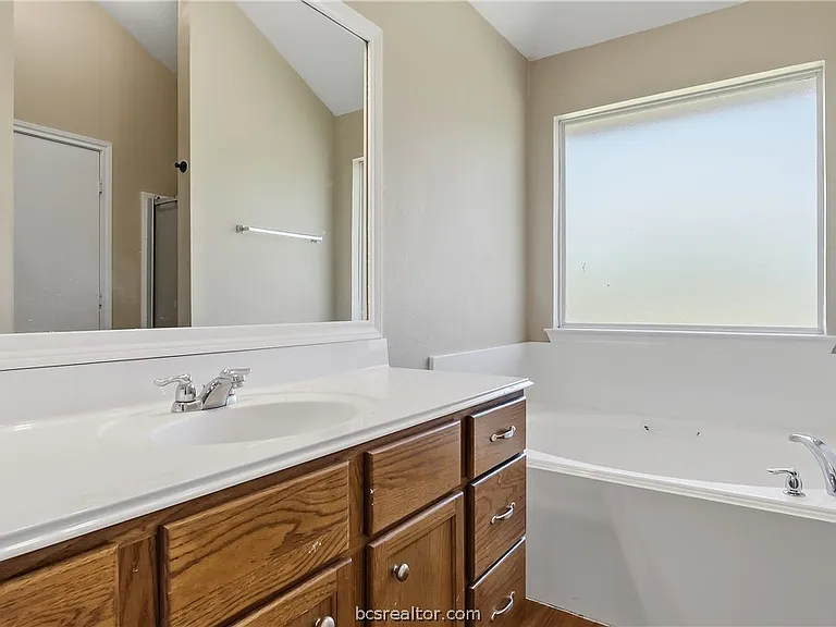 921 Windmeadows Dr — Photo 21