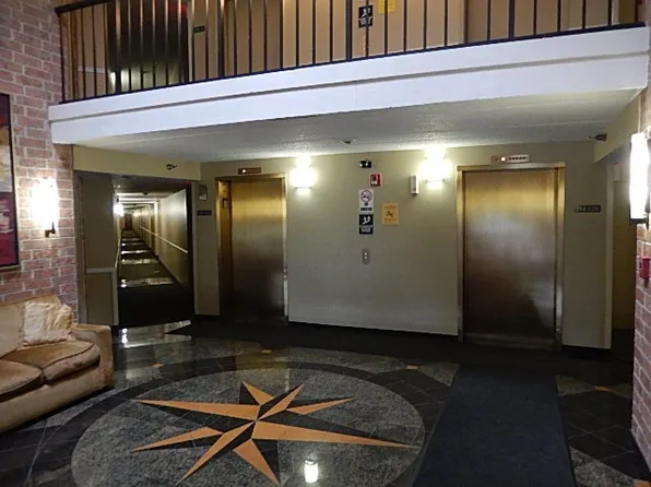 75 Kristin Cir Unit 104, Schaumburg, IL 60195