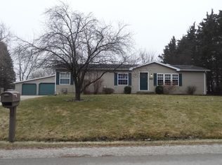 4723 Kings Cove Rd, Racine, WI 53406