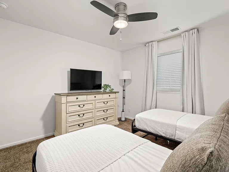 1126 N Purdue Ave — Photo 14