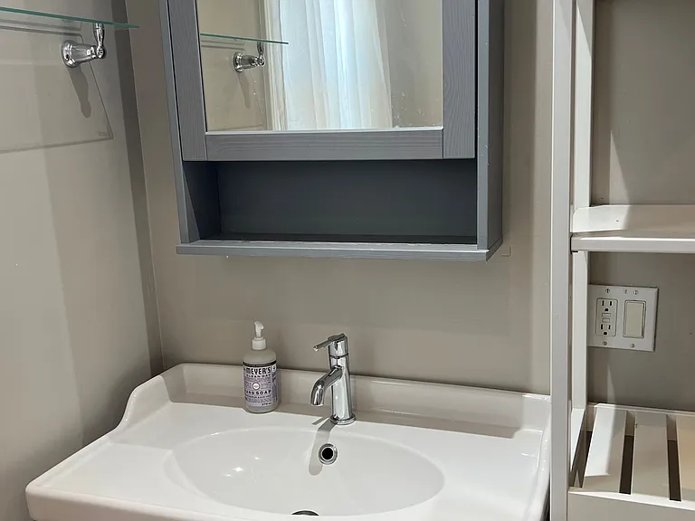 263 Grace St #2 — Photo 7