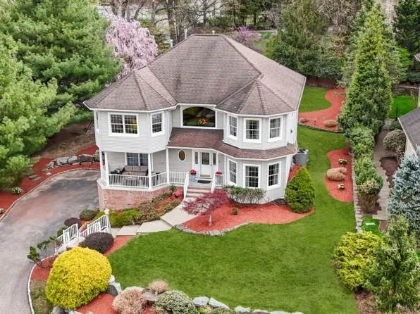 1 Greenbriar Rd, Little Falls Twp., NJ 07424