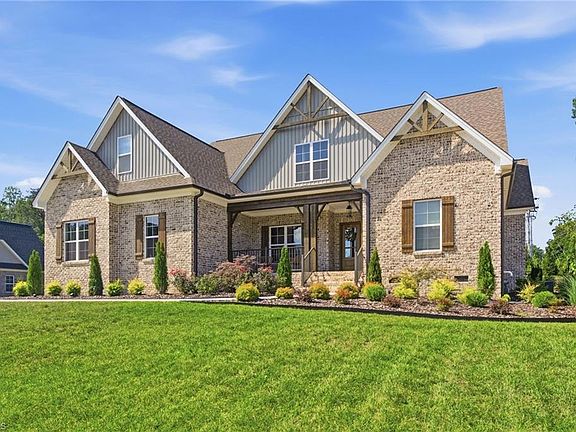 5th image of 986 Medinah Dr