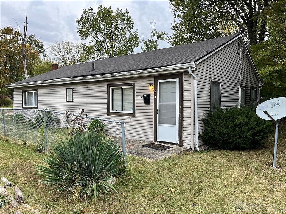 1st image of 3721 W Hillcrest Ave
