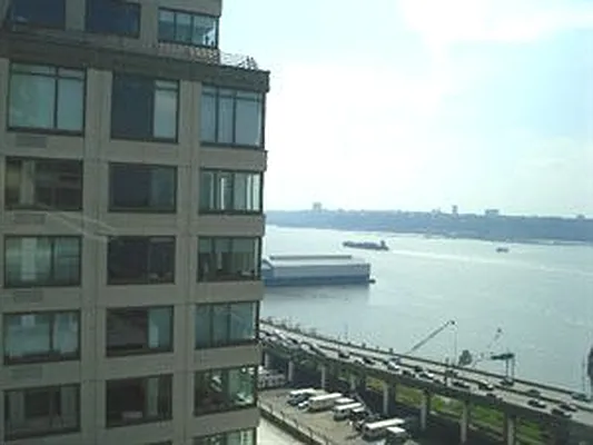 Rented by Douglas Elliman | media 16