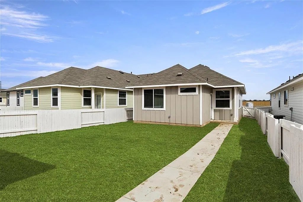 2 bed, 1127 sqft, $1,799 — Photo 4