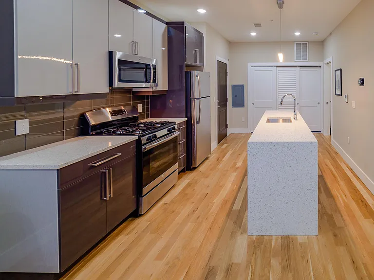 312 Pacific Ave #4B — Photo 2