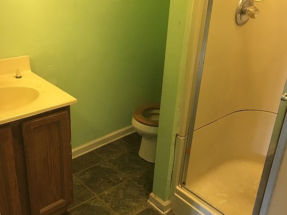 2nd image of 807 Grace Ave