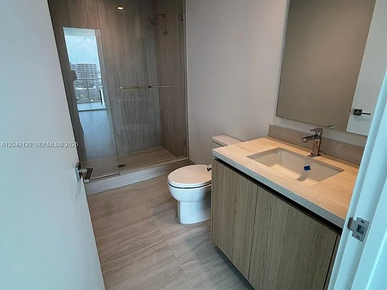 2411 Laguna Circle North 1411 #1411 — Photo 40