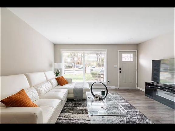 5th image of 1801 Herrin Ave