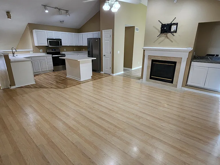 Living Room / Kitchen