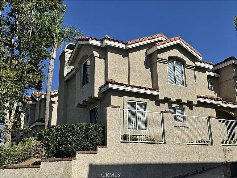 201 Laurel Ave — Photo 21