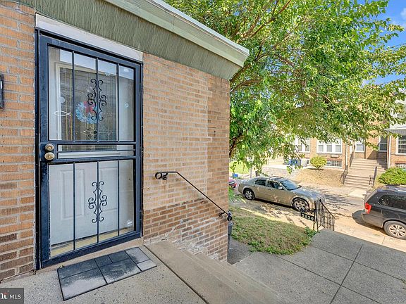 2nd image of 5834 N Hope St