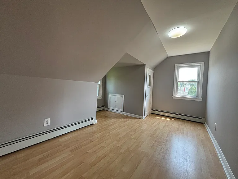 68 Seymour Ave — Photo 11