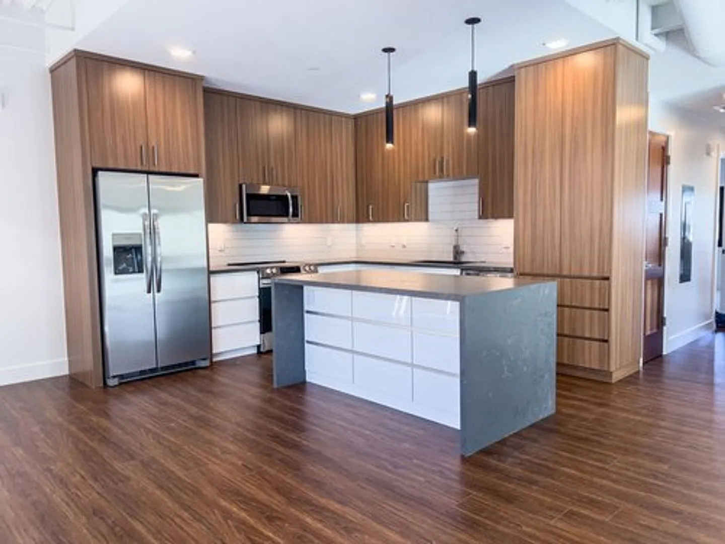 Classy New Apartment Downtown Louisville — Photo 1