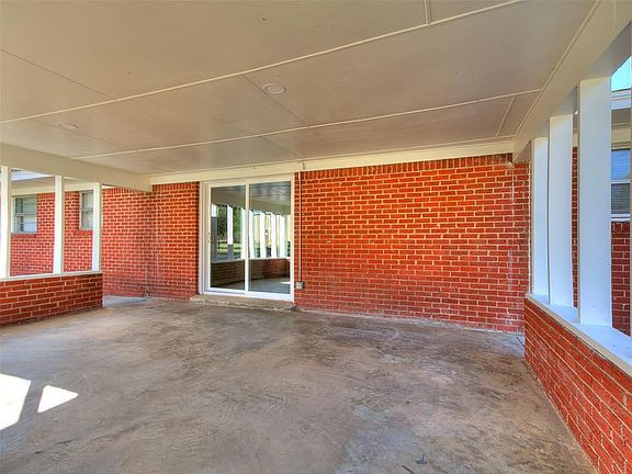 5th image of 4613 SW 29th St