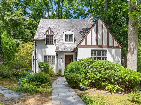 6 Uxbridge Road, Scarsdale, NY 10583