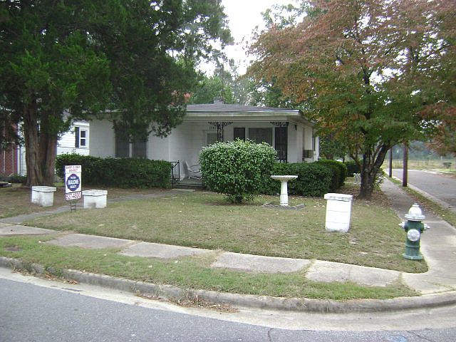 2nd image of 1501 E Caswell St