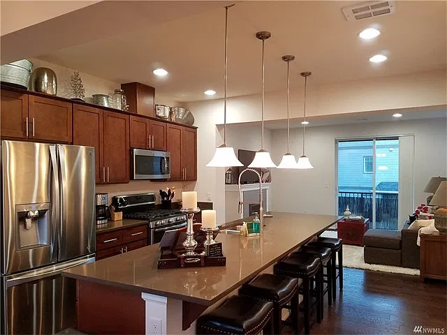 Luxurious Townhome in the Heart of Silverlake — Photo 3