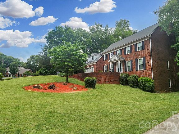 3rd image of 8331 Dunstaff Rd