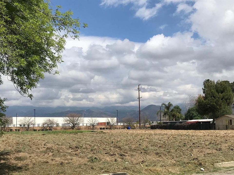 1st image of San Jacinto St