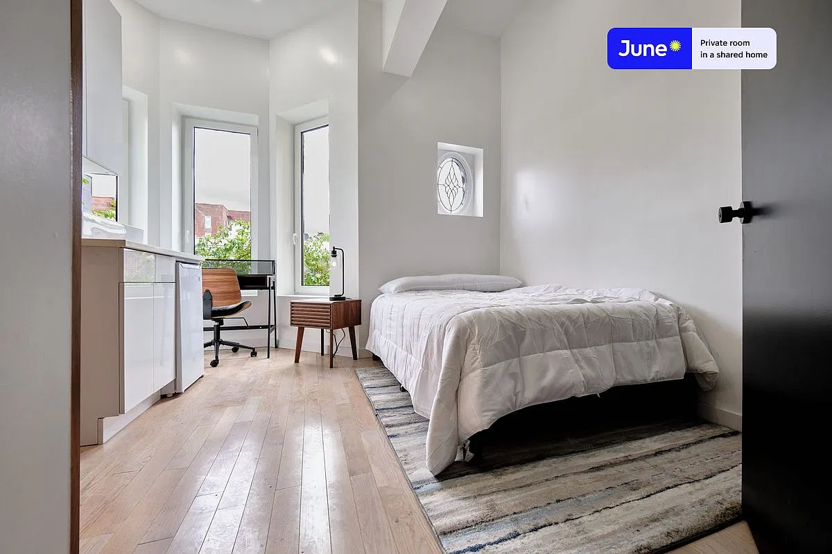 Full bedroom in 4 bed/4 bath home in Ditmas Park #1896 A — Photo 1