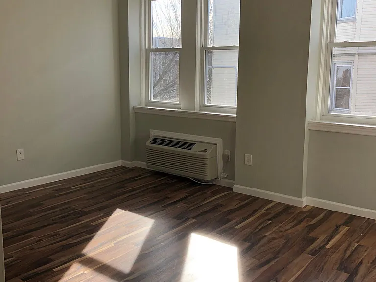 510 Clinton Ave #7 — Photo 3