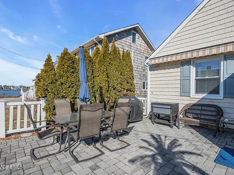 1403 Ocean Ave — Photo 17