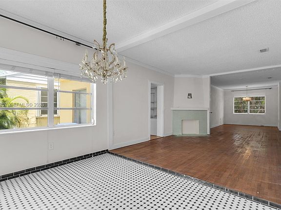 4th image of 1811 SW 17th Ter
