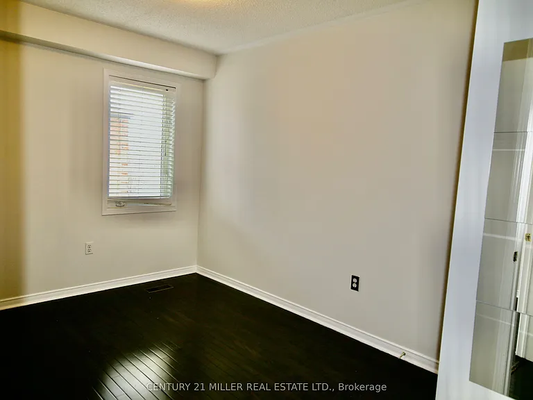 5530 Glen Erin Dr #140 — Photo 24