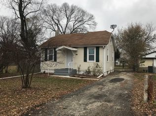 1438 Summit Ave, Aurora, IL 60505