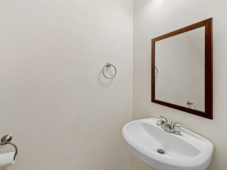 9219 E Lakeside Dr — Photo 33