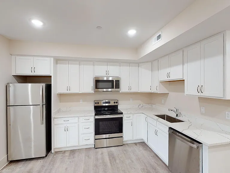 917 Sheridan St NW #1A — Photo 1