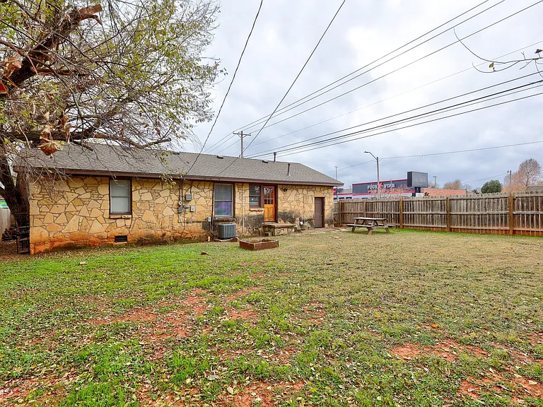 2849 Cambridge Ct — Photo 33