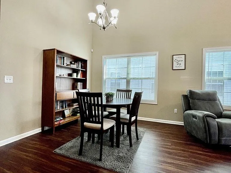 122 Heyward Dr — Photo 4