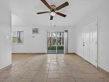 2 bed, 900 sqft, $1,200 — Photo 2