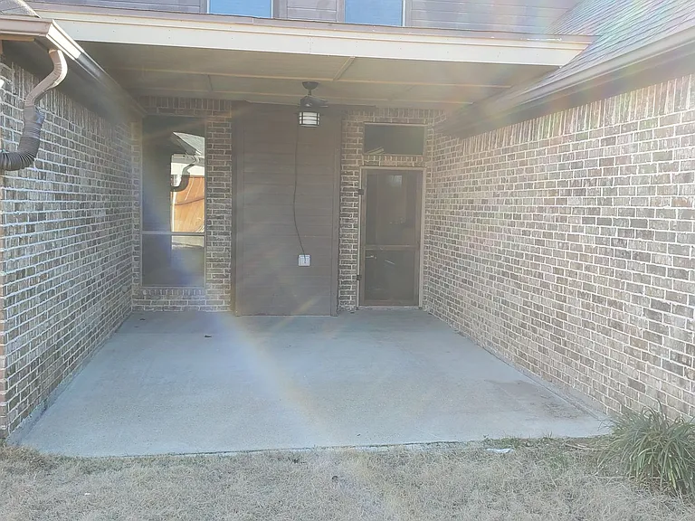 1621 Colonial Dr — Photo 23