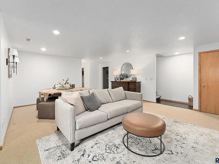 6107 S Avalon Ave — Photo 10