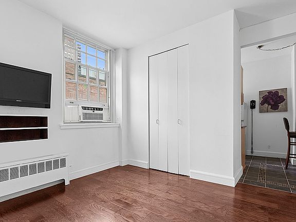 3rd image of 509 E 77th St APT 6G
