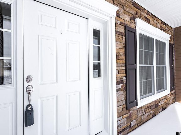 3rd image of 7 Amanda Ln