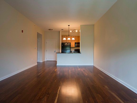Bright and Sunny Penthouse Loft Condo!