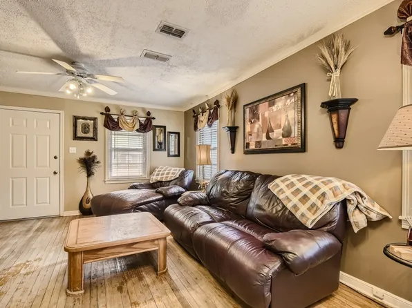 5332 Taylor Rd, River Oaks, TX 76114