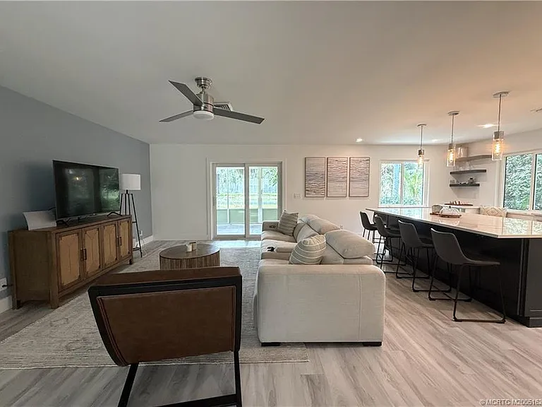 1196 SE Saint Lucie Blvd — Photo 10