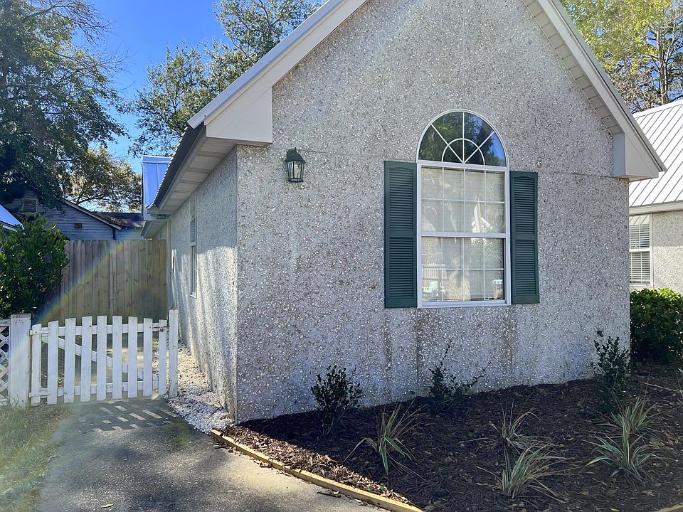 1st image of 107 Palmetto St