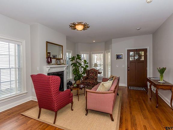 3rd image of 21 Horseshoe Dr