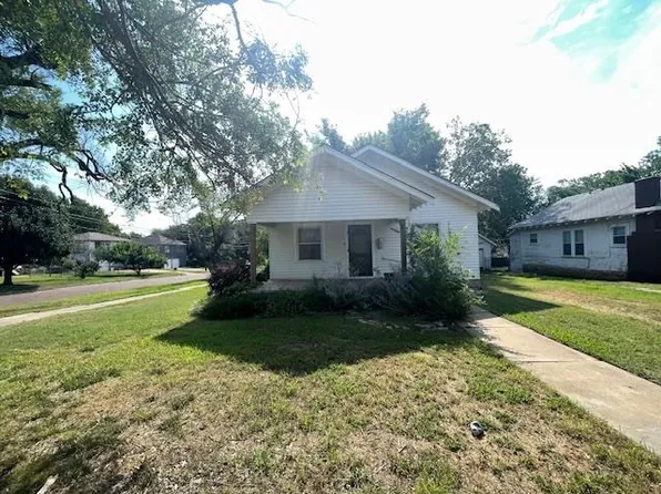 321 N 7th St, Ponca City, OK 74601