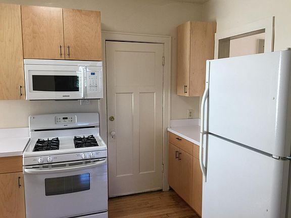 5th image of 204 W Reservoir Ave APT 3