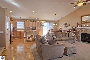 5th image of 611 Francis Dr