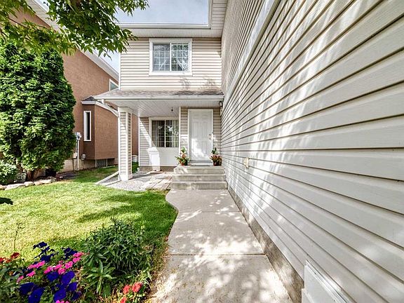 2nd image of 14 Douglasview Cir SE